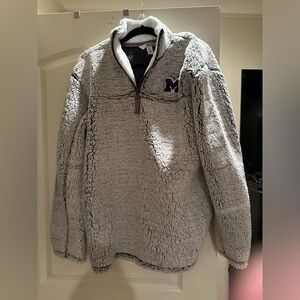 University of Michigan Three Square Sherpa 1/4 zip Size XL Fluffy Sherpa warm